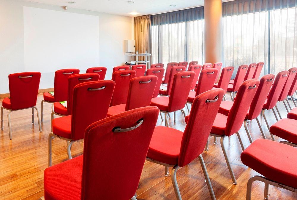 Готель Courtyard By Marriott Toulouse Airport Екстер'єр фото