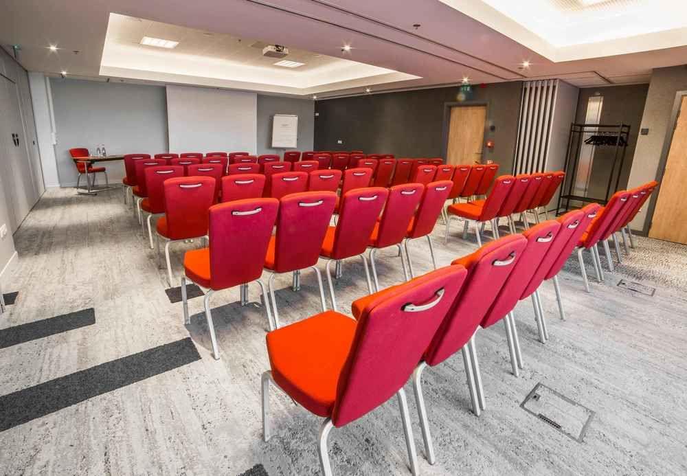 Готель Courtyard By Marriott Toulouse Airport Екстер'єр фото