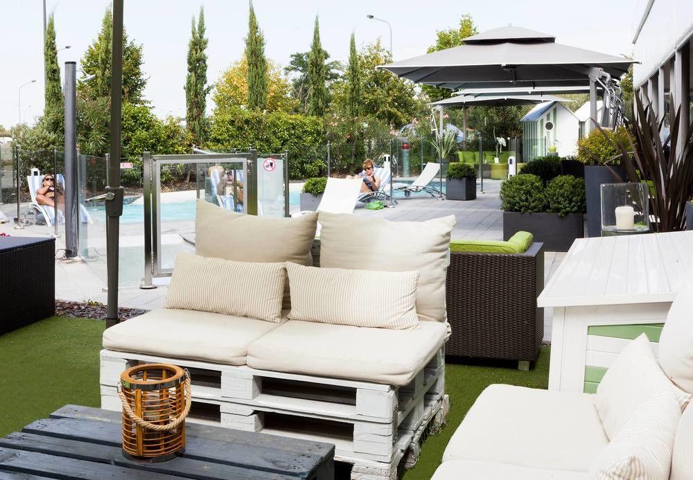 Готель Courtyard By Marriott Toulouse Airport Екстер'єр фото
