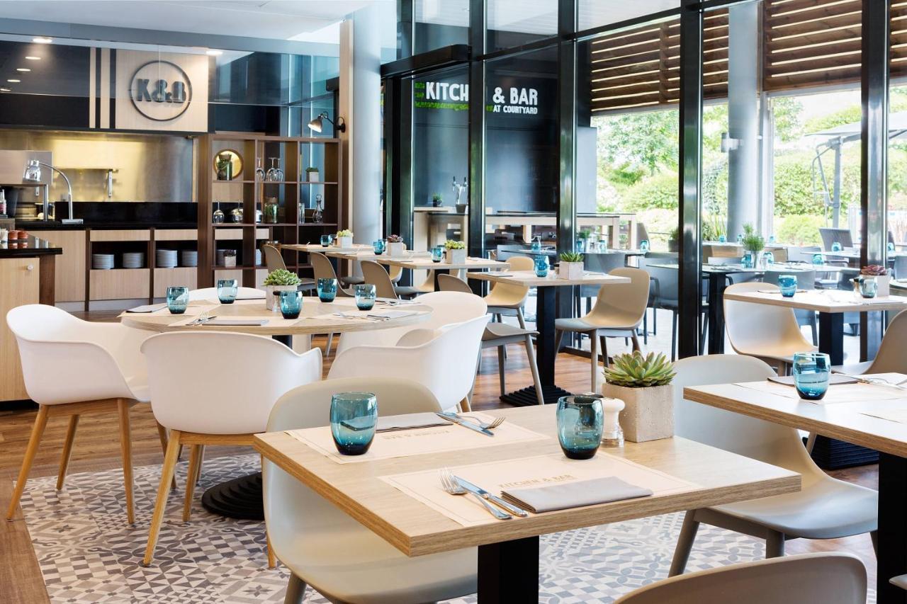 Готель Courtyard By Marriott Toulouse Airport Екстер'єр фото