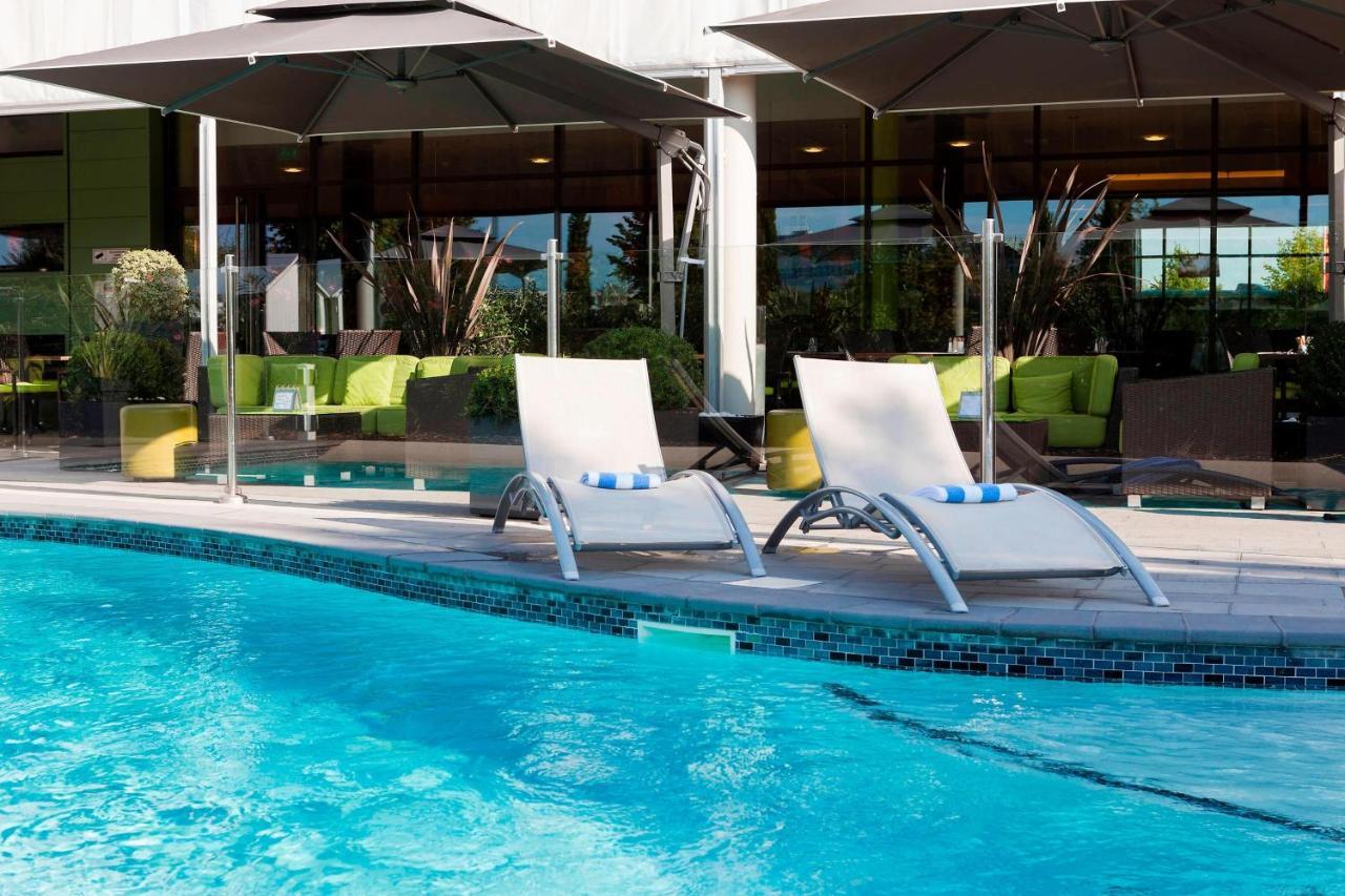 Готель Courtyard By Marriott Toulouse Airport Екстер'єр фото