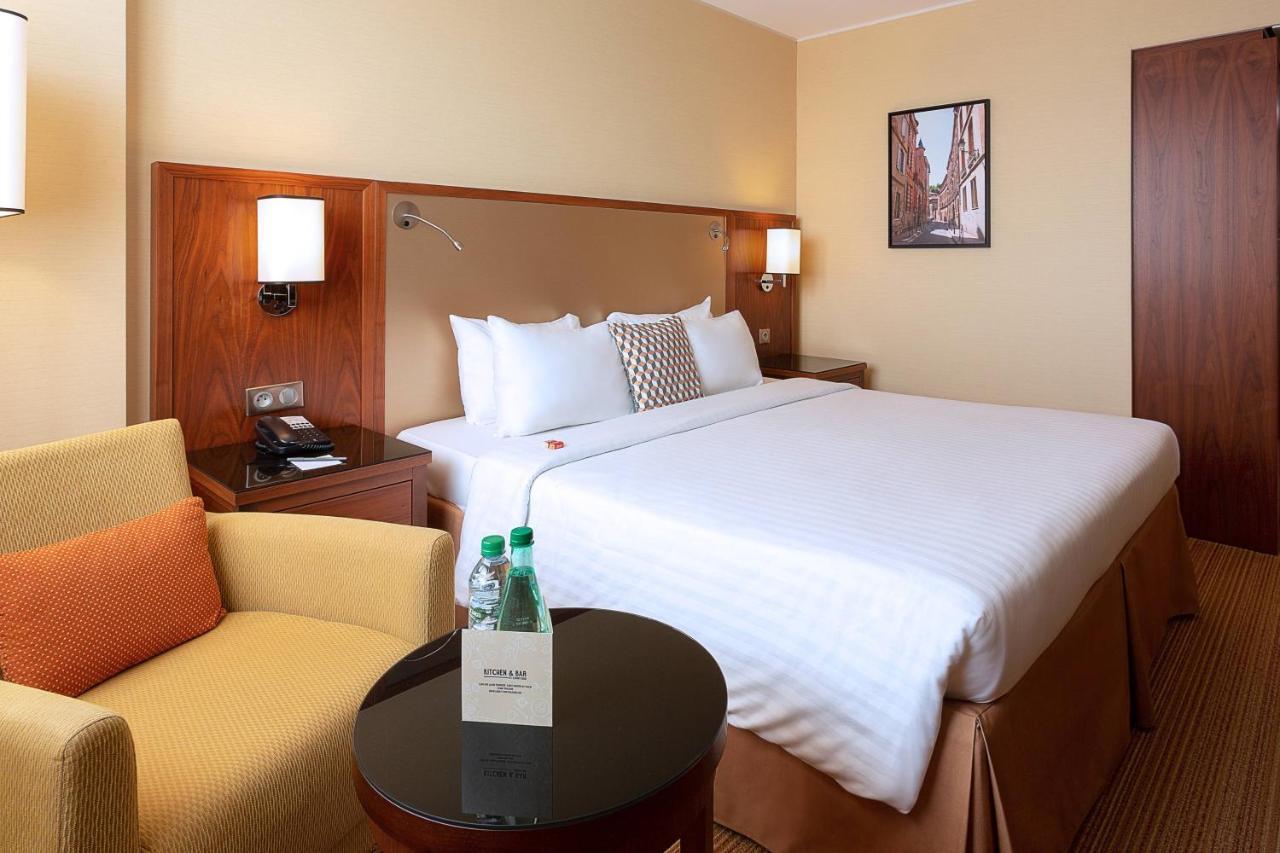 Готель Courtyard By Marriott Toulouse Airport Екстер'єр фото