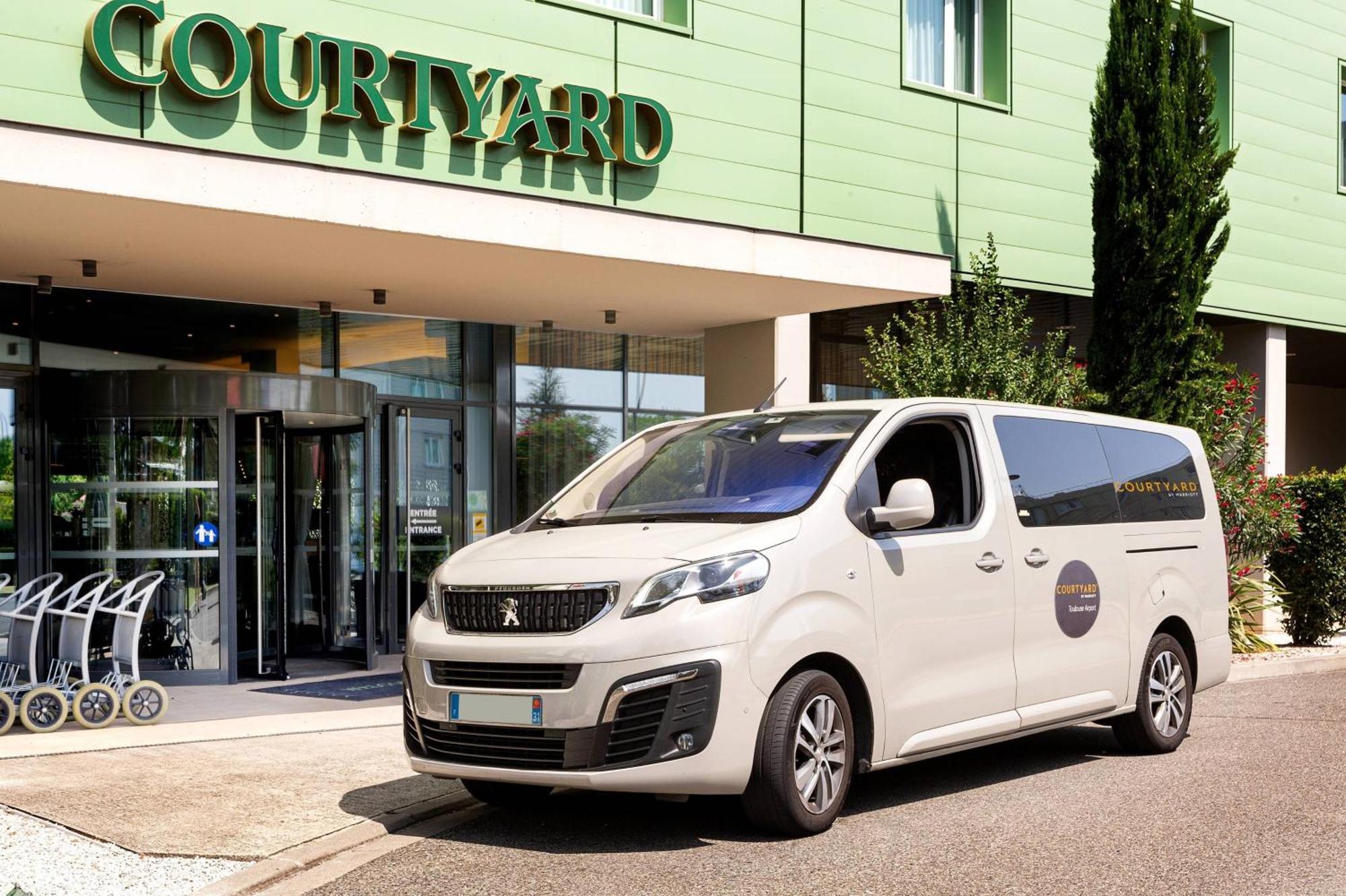 Готель Courtyard By Marriott Toulouse Airport Екстер'єр фото