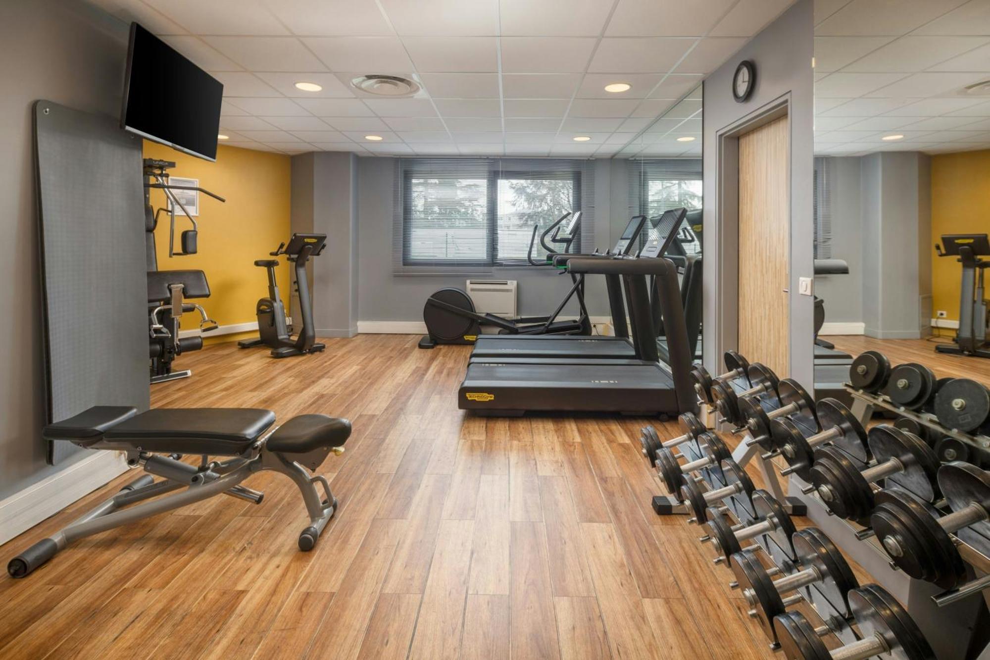 Готель Courtyard By Marriott Toulouse Airport Екстер'єр фото